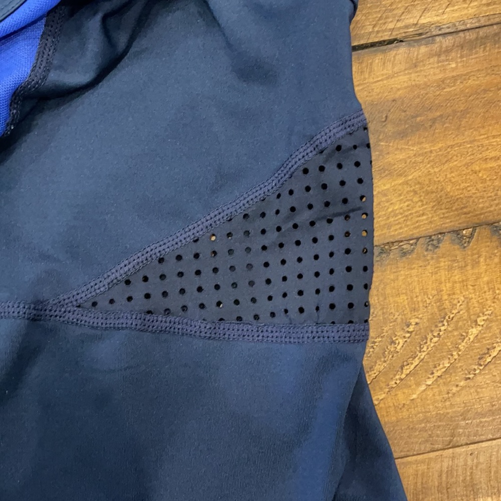 Workout Top - Picture 4 of 5